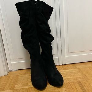 Torrid Faux Suede Slouchy Blk Tall Boots sz 10W